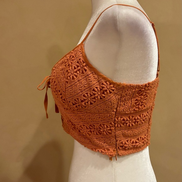 American Rag knitted cropped halter top size small - Picture 6 of 12